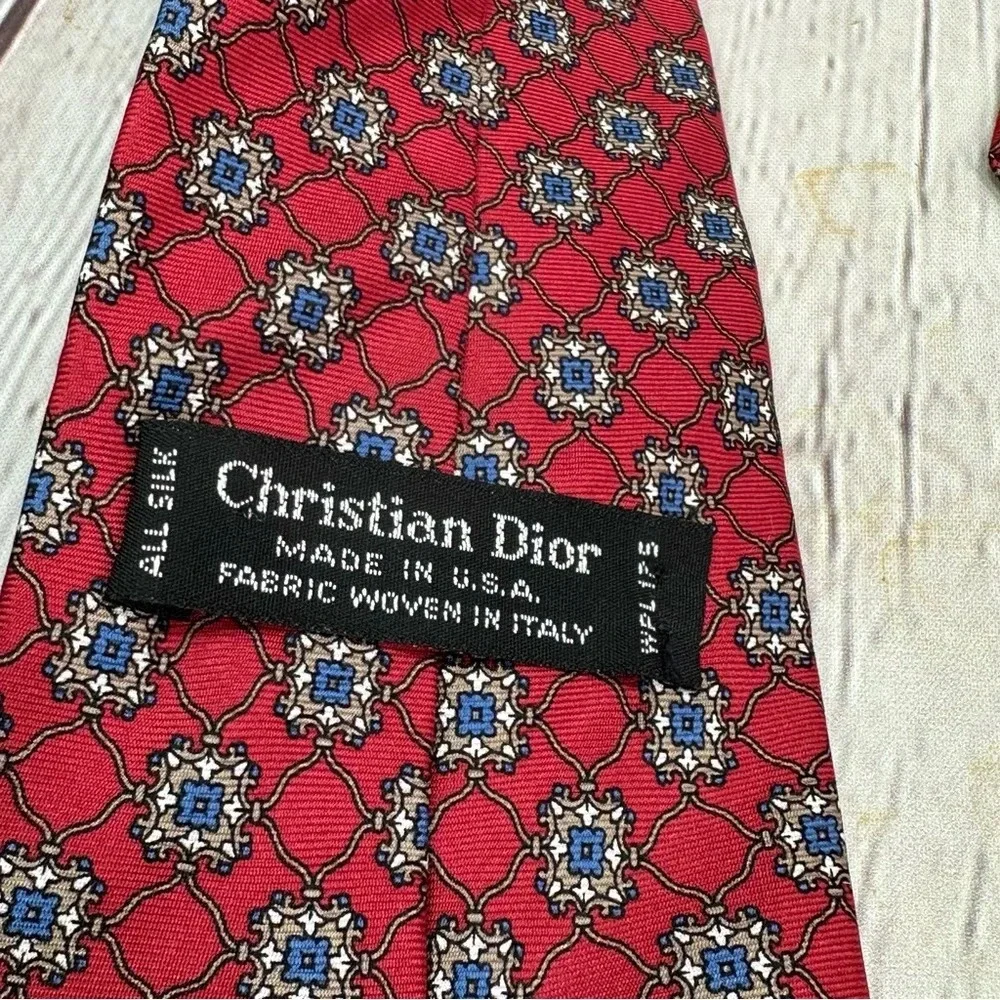 Christian dior silk tie made in USA WPL175